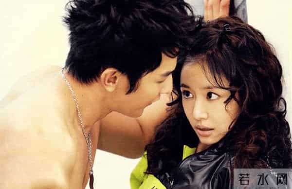 林心如原形毕露？和5位半裸男聚会照片被扒出，网友：尺度太大