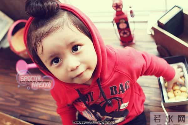 还记得《天才宝贝》的小主角吗？长大后兄弟三人长相太逆天了!