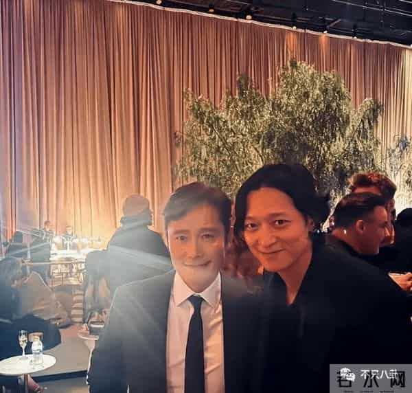 姜栋元与朴彩英在恋爱?男方却被女方粉丝嫌弃又丑又糊......