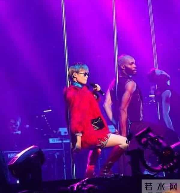 李宇春跳钢管舞禁欲撩人 富豪神秘男友首曝光