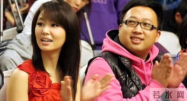 林心如原形毕露？和5位半裸男聚会照片被扒出，网友：尺度太大