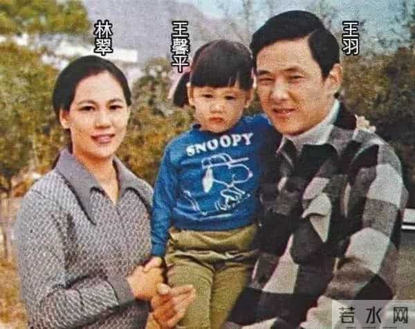 8任女友无缝对接、脚踩多条船,郑嘉颖凭啥能娶到小21岁白富美?