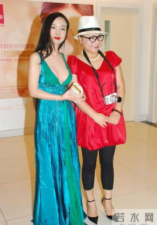 干露露一岁女儿曝光！妹妹干毛毛成网红，网友调侃“露毛姐妹！”