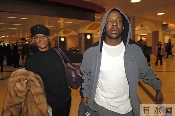 曾与珍妮杰克逊麦当娜传绯闻，却害死惠特尼休斯顿，他究竟是谁？