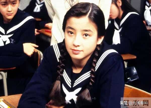日本女神18岁“一脱成名”,身姿曼妙曲线优美,是被亲妈出卖