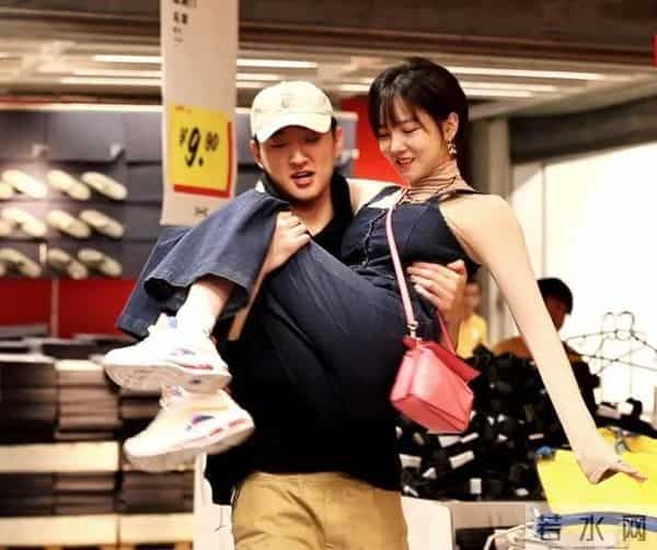 “贾宝玉”于小彤，和“姐姐们”的暴躁爱情，难怪分手了