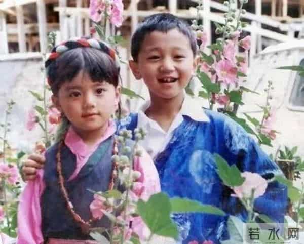 “隐形富婆”阿兰：手戴亿万天珠，21岁打败王菲，在日本比肩成龙