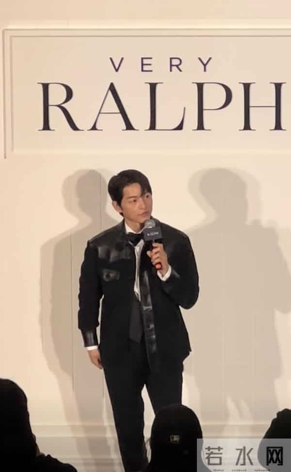 香港这一晚，55岁古天乐和40岁宋仲基同框，才发现男人的花期好短