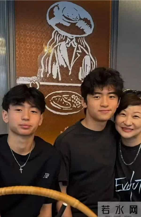 谢霆锋的大儿子获澳大利亚音乐学院录取,主修音乐将继承父亲衣钵