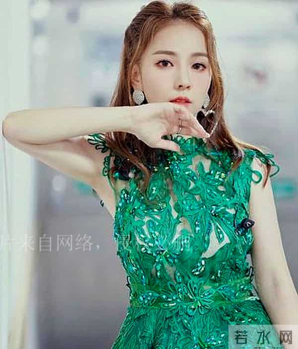 31岁香港女歌手被误打空针，左半身麻痹颈部抽搐，医院拒不道歉