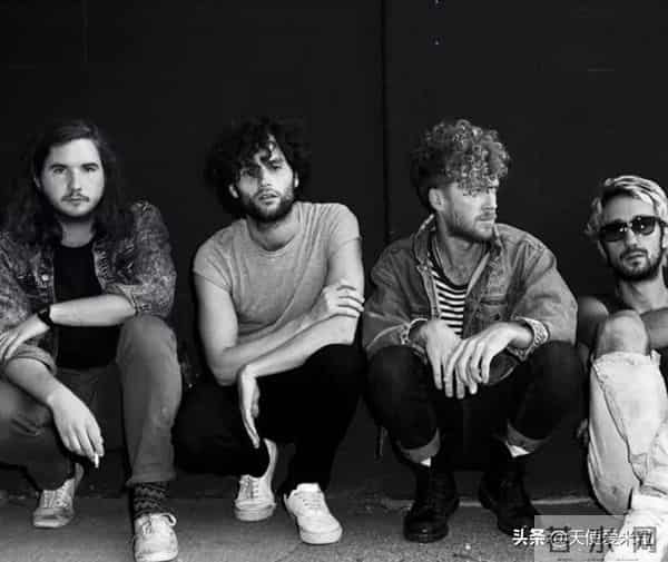 “狼人”泰勒·洛特纳低调订婚,《暮光之城》三主角如今怎样了?