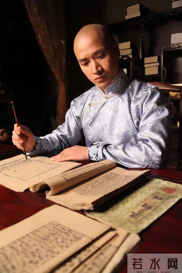 何晟铭的奇葩情史，被亿万富婆疯狂追求，被于正捧红后找回了自我