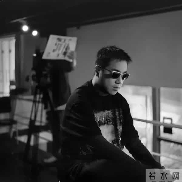 如此「特殊的服务」，这部10万人打出的8.2让人长见识了