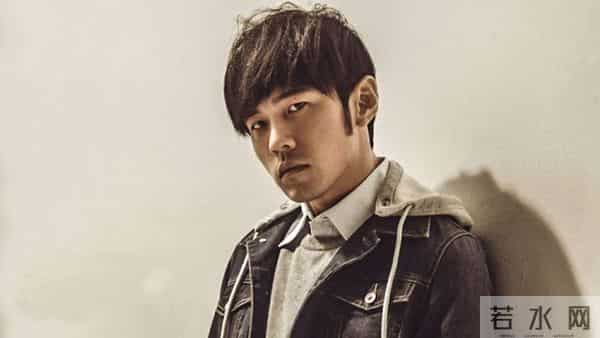 从吴亦凡顺杆爬到周杰伦，与房祖名夜店买醉搂嫩模？网友脑洞太大