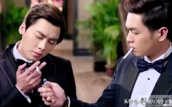 被拍到的明星抽烟大盘点！胡歌邓伦井柏然陈晓在列，还有倪萍！