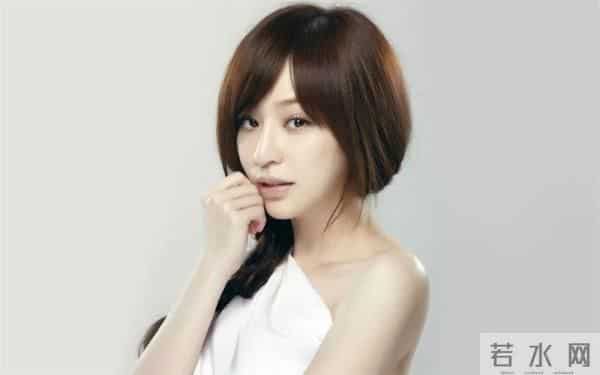 她一出道就是少男杀手，曾因一首《当你》爆红！17年过去，有多少人还在听她的歌？