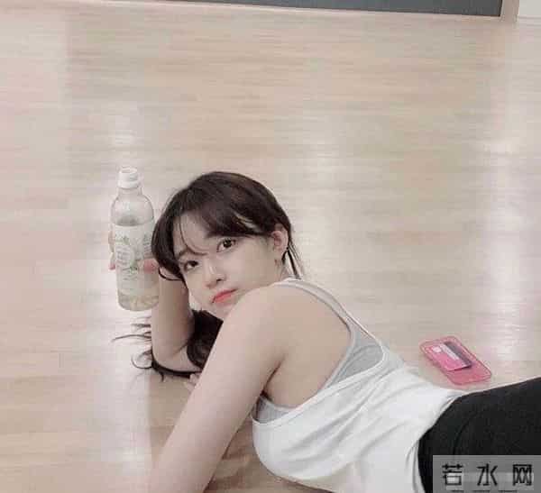 金厉旭官宣恋情!女方小他7岁颜值惊人,为安慰粉丝主动发道歉信