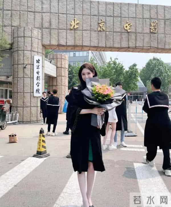 点赞“火箭少女”!北影女孩增重20斤,考上公务员又报名参军