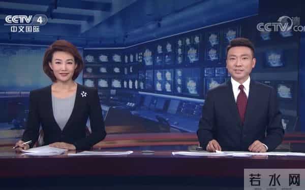 难怪电视里只有上半身,镜头下移后,是不能看的尴尬全景