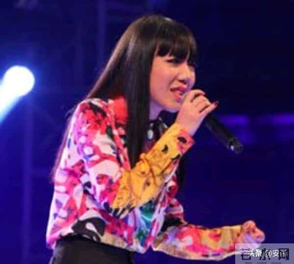 在《中国好声音》中爆红，红极一时的吴莫愁，如今怎么突然消失了