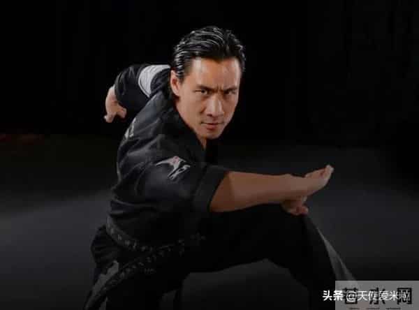 “狼人”泰勒·洛特纳低调订婚,《暮光之城》三主角如今怎样了?