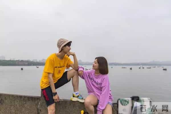 爱情模样太迷人！他在断桥拍了上千对情侣：是不是热恋，一眼能看出