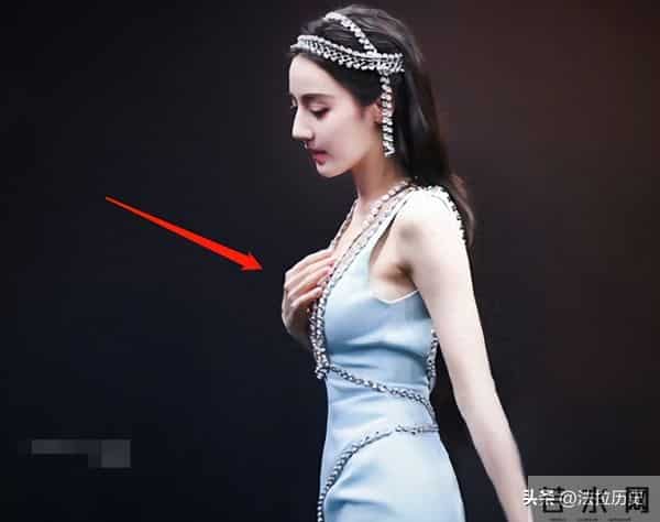 “露奶装”，“开裆裤”，大街上的牛鬼蛇神，演绎现实的罗刹海市