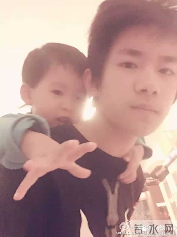 天天哄妹妹好苏,千玺搂弟弟暖炸...小小年纪的他们都成了别人家的哥哥