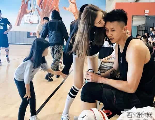 与名模离婚净身出户4年后,39岁的前男篮国手孙悦,今已判若两人