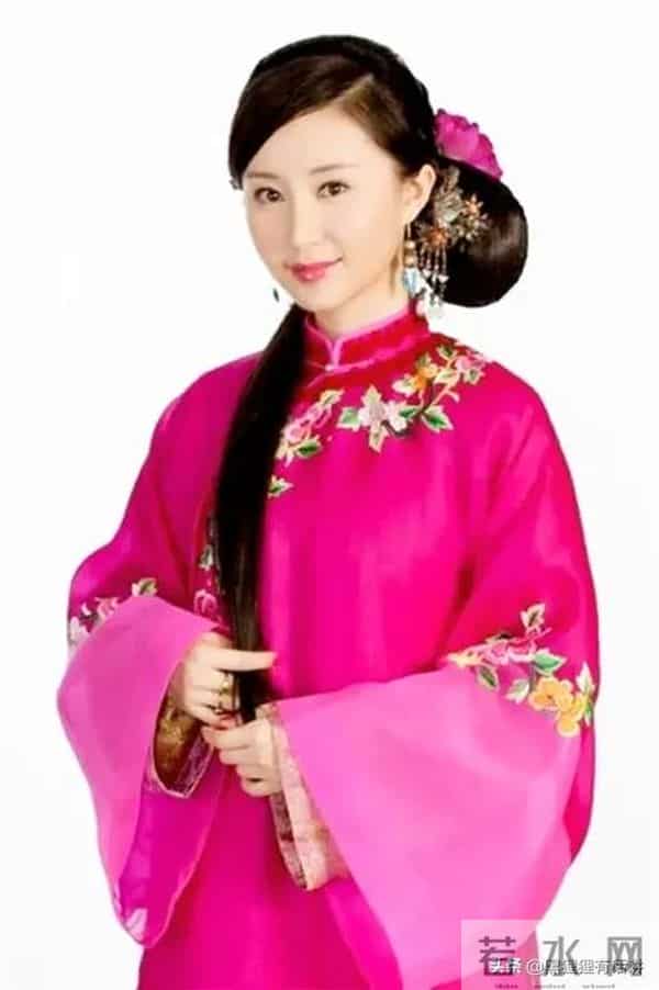 宫锁珠帘:都是嫔位,为何云嫔穿的花枝招展,婉嫔却穿得那么难看