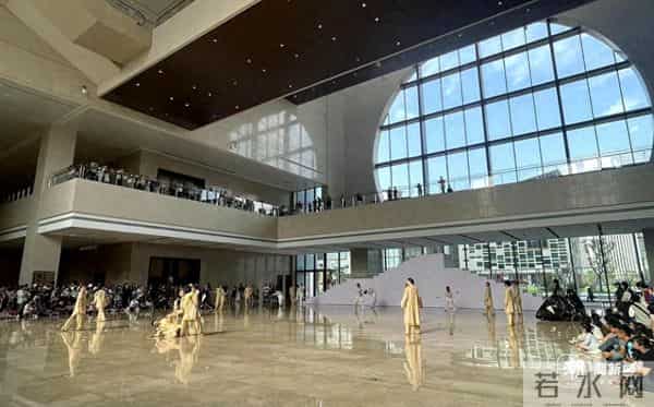 舞美师吴放:如何以当代审美表达古典戏曲内核