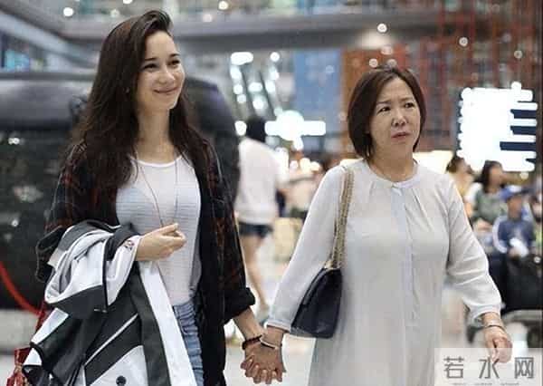 韩庚“幸福肥”上热搜:吴京夫妻做媒,娶五国混血妻子,为女儿戒烟,他们的婚姻越过越甜