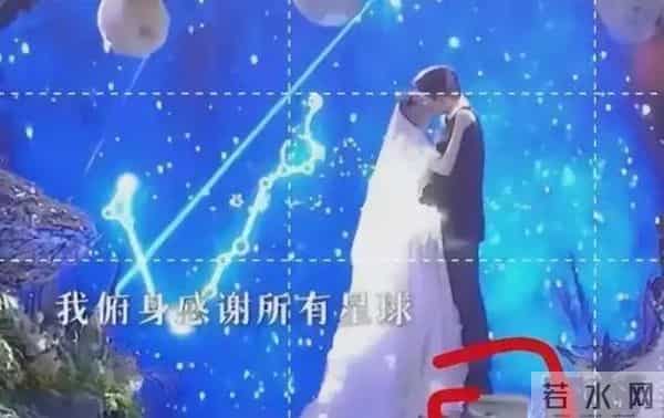 矮个男星虚报身高，穿高跟鞋、踩箱子，跟女明星同框就原形毕露