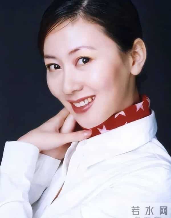 “初代裸模”汤加丽：父亲不认她，丈夫气得离婚，23年后救赎自己