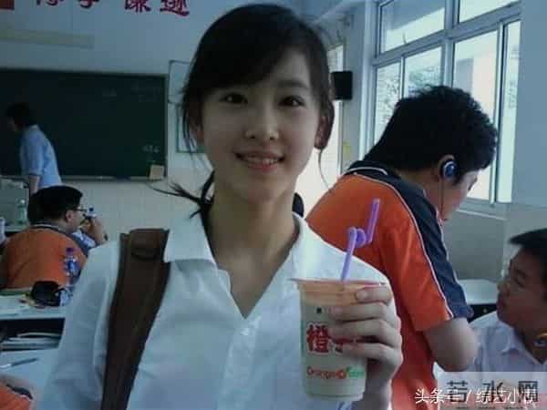 传说中半个娱乐圈女星前男友,王思聪弟弟,曾被奶茶妹妹告上法庭