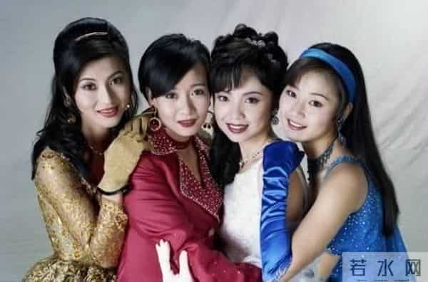 《我和春天有个约会》完美融合精明与单纯的金露露，因美好而幸福