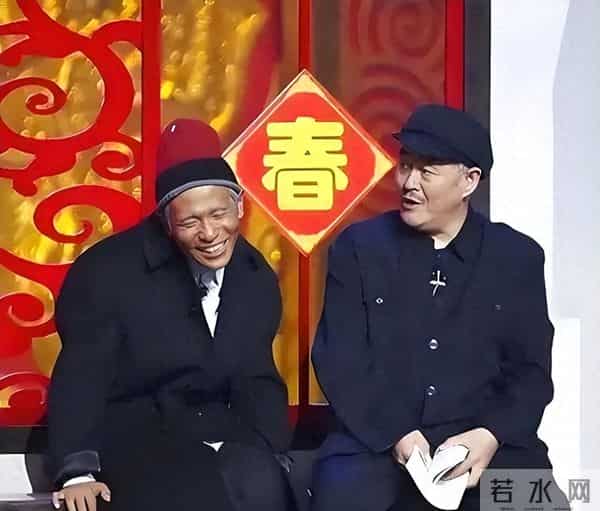 他上春晚忘台词, 临时瞎编一句话红遍全国, 如今成最接地气艺人!