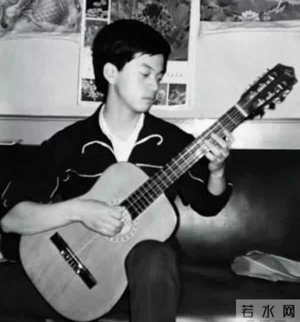 2002年,李健在水木年华最红时突然退出,卢庚戌为此失眠了一个月