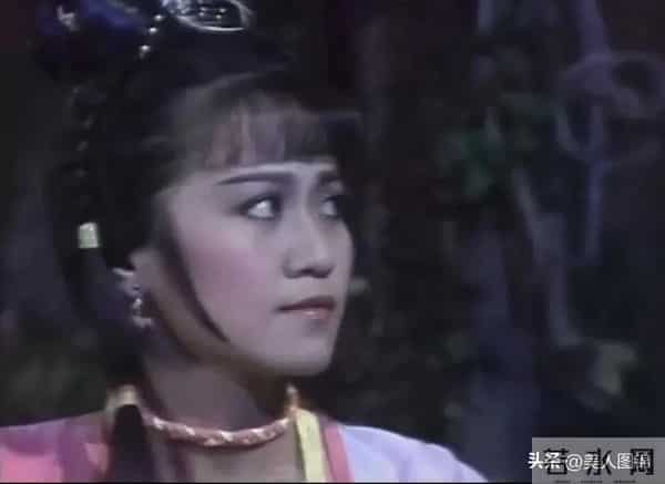 郭靖师傅~斑斑,主持过央视春晚,前夫惠天赐,姐姐森森