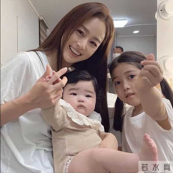 韩剧美人沉浮史,天生美人还是容颜依旧,后天美人却已判若两人