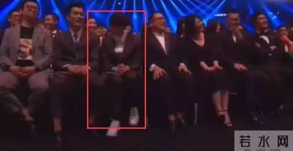 金曲奖&39;康熙&39;对青峰的调笑low到尘土，道歉也如此缺乏诚意？