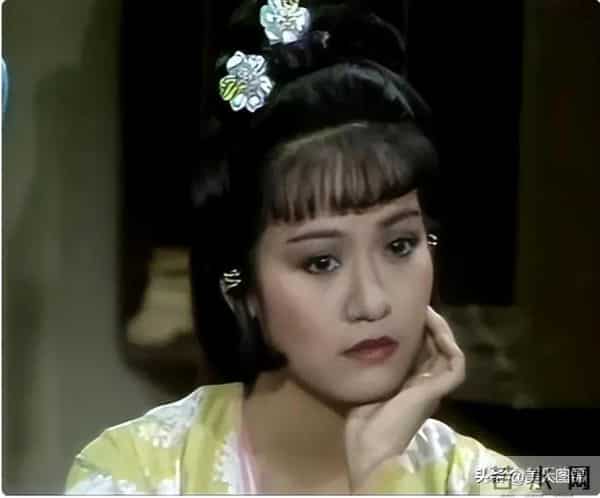 郭靖师傅~斑斑,主持过央视春晚,前夫惠天赐,姐姐森森