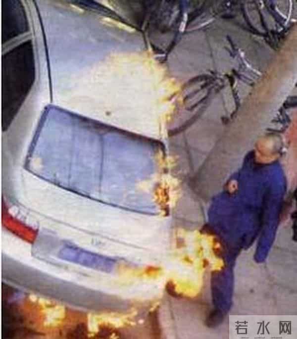 06年窦唯烧了卓伟的车,他却看到了自己的前程,创立风行工作室