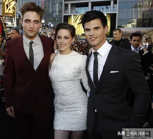 “狼人”泰勒·洛特纳低调订婚,《暮光之城》三主角如今怎样了?