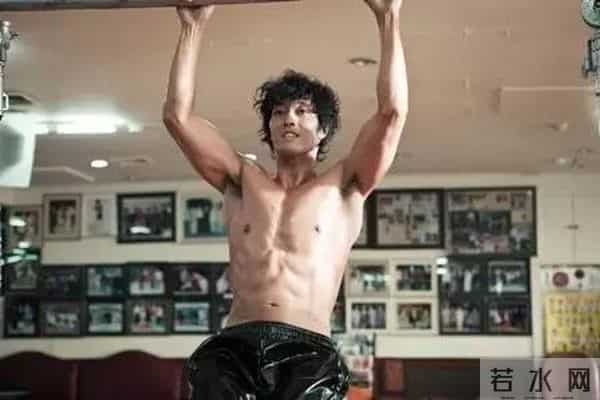 苏志燮与宋仲基合演电影《军舰岛》,这个组合太强大!