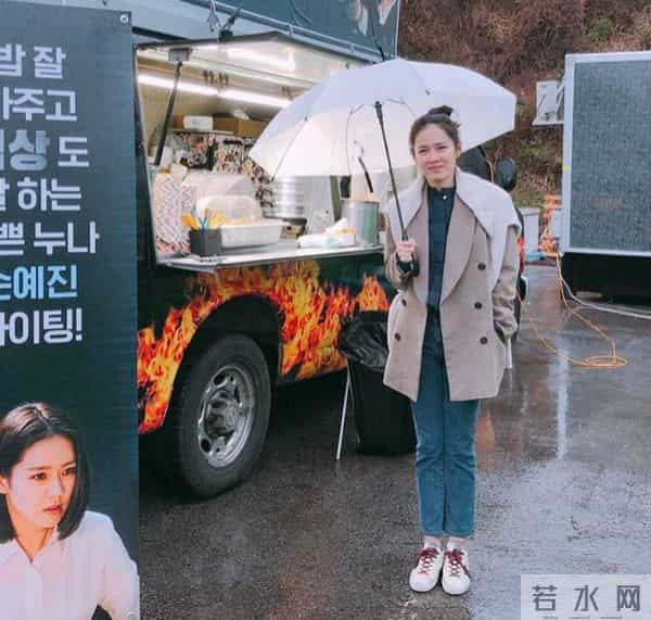 孙艺珍爆比基尼旧照，丰满上围＋蜜糖肌，网友直呼：太不公平！