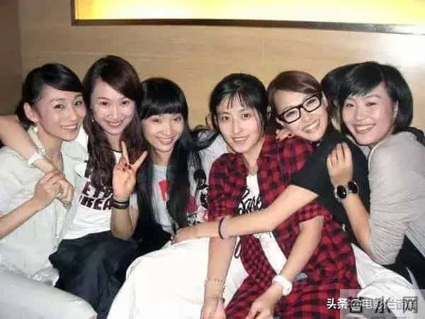 白百何带儿子见前夫,陈羽凡渐显“衰势”,儿子摸老爸肚腩