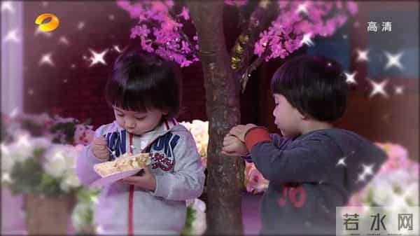 还记得《天才宝贝》的小主角吗？长大后兄弟三人长相太逆天了!