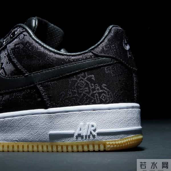 冠希亲晒黑丝绸全撕开效果！Kevin Poon 上脚演绎