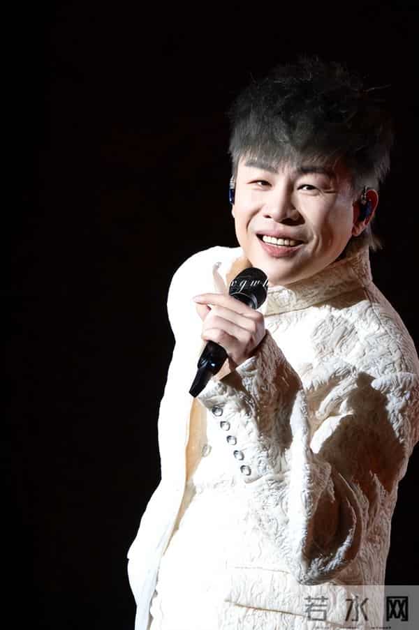 分手9年再看胡彦斌郑爽,一个身价过亿,一个证实张翰没说错